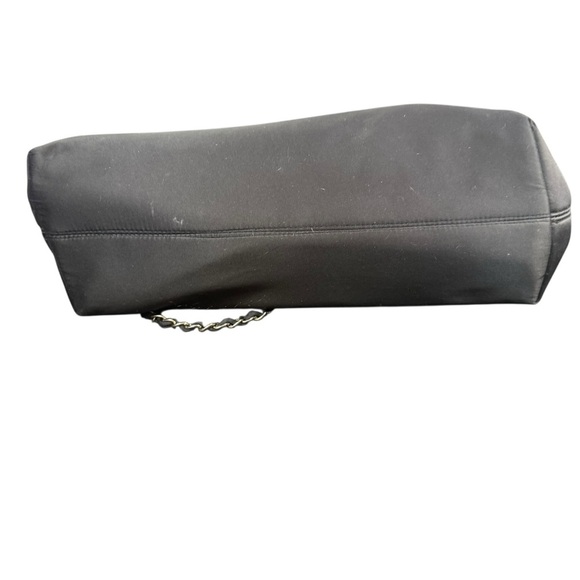 DSW Elegant Black Tote with Gold Details (B5) - Picture 6 of 16